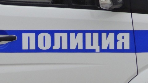 В Петухово полицейскими задержан нетрезвый водитель, управлявший автомобилем, не имея на это права